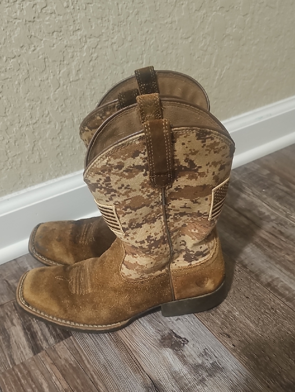Ariat Tan Suede Western Boot Interior Detail
